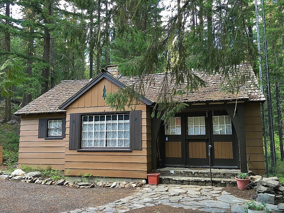 Photograph of Chatter Creek Guard Station