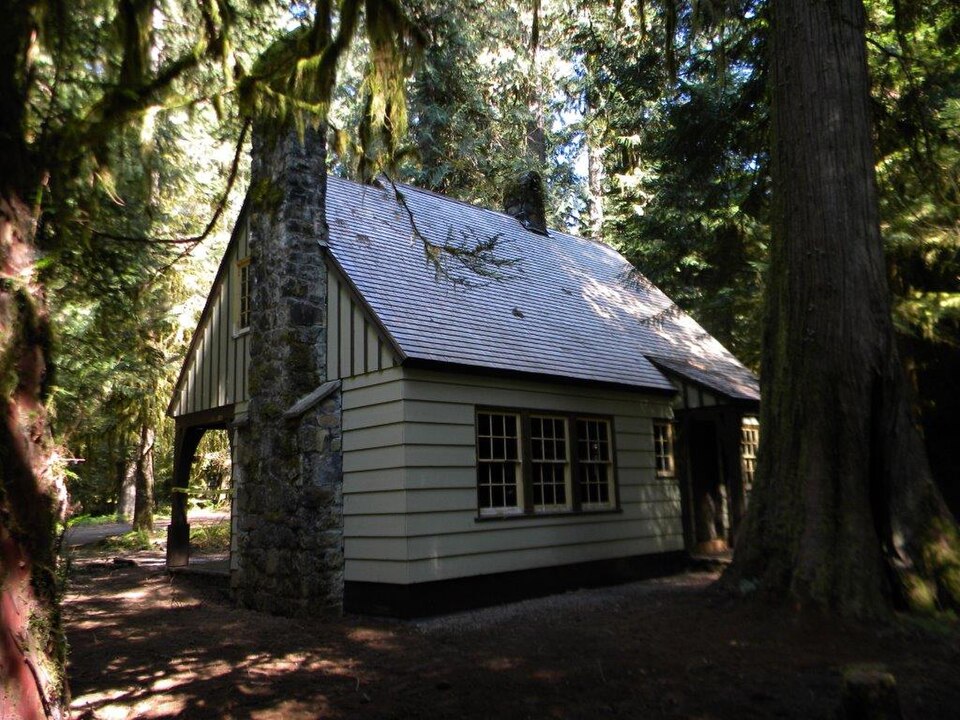 Photograph of La Wis Wis Guard Station No. 1165