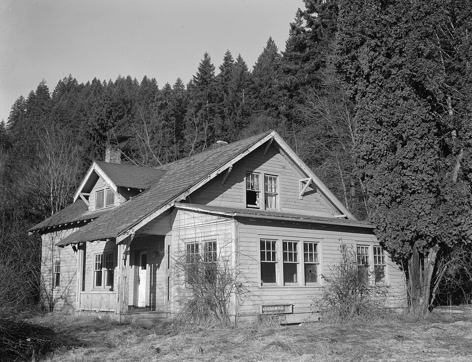 Photograph of Randle Ranger Station-Work Center