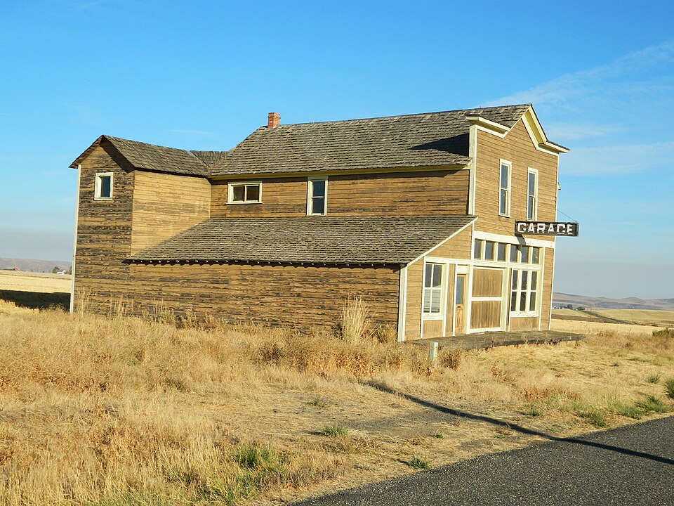 Photograph of Cloverland Garage
