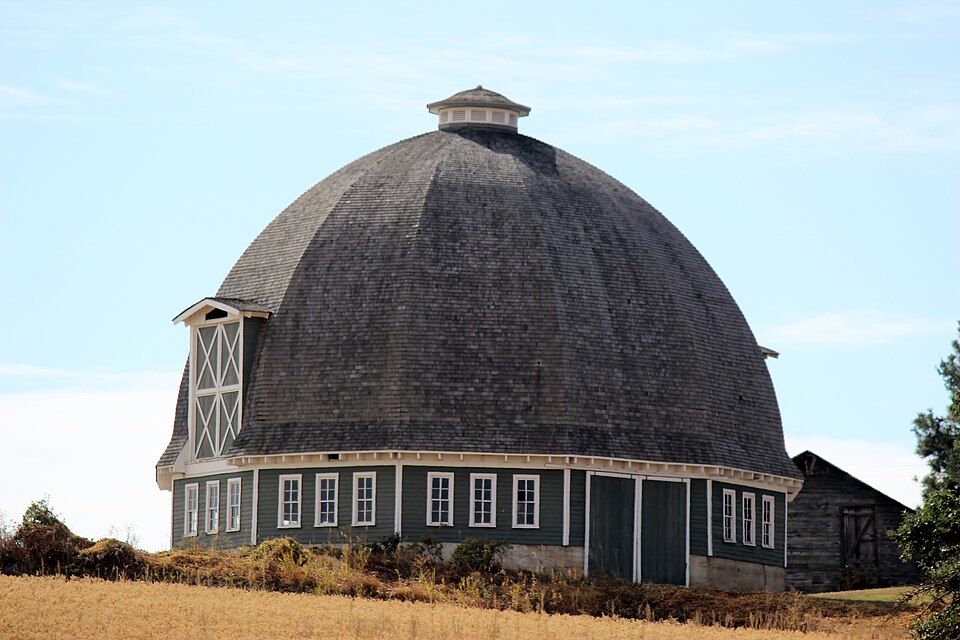 Photograph of T. A. Leonard Barn
