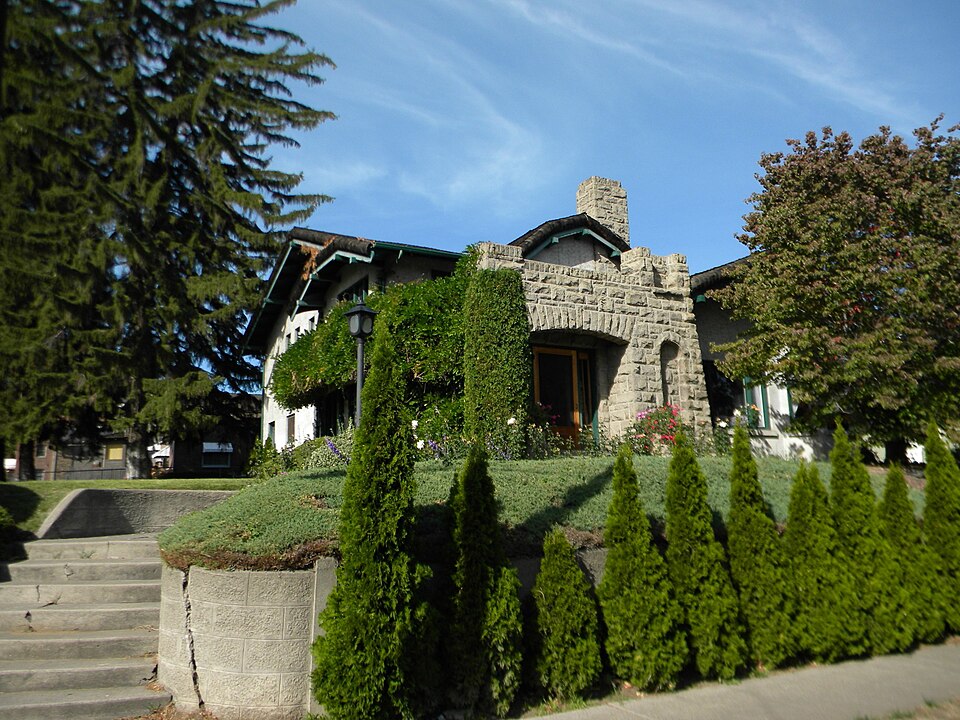 Photograph of Carmichael-Loudon House