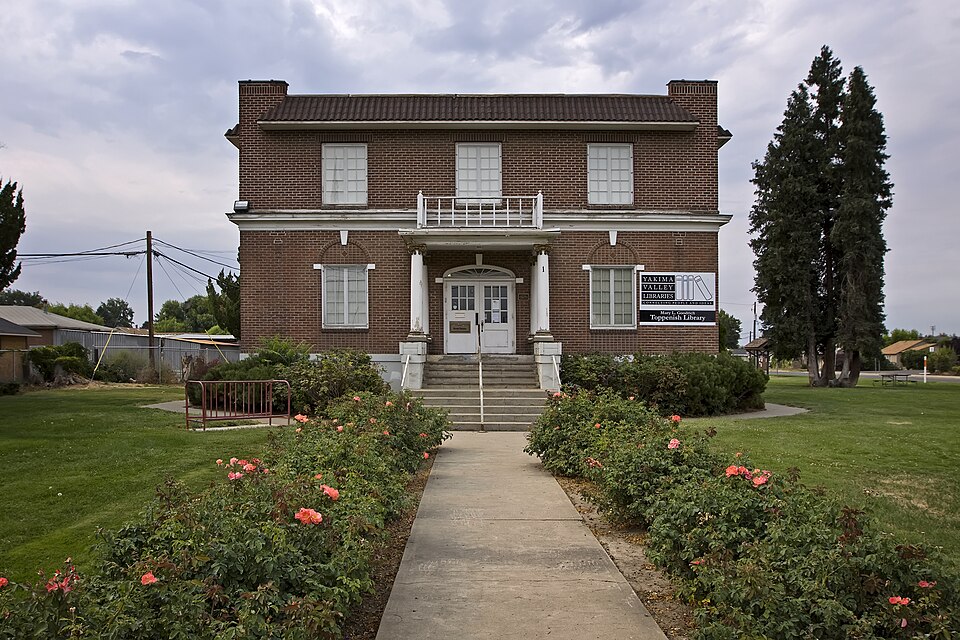 Photograph of Yakima Indian Agency Building