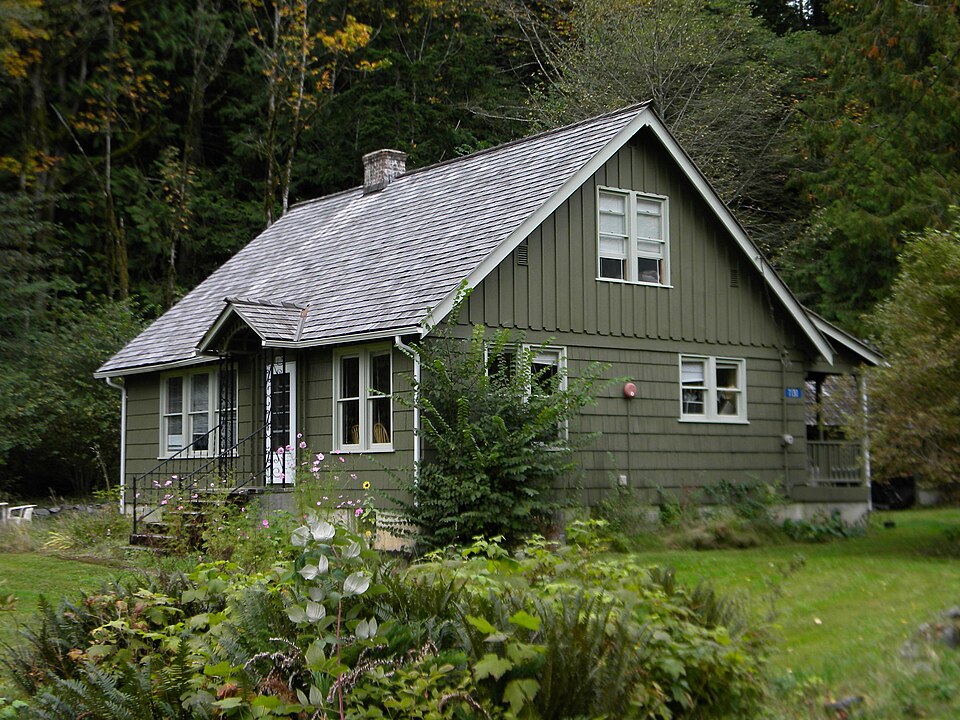 Photograph of Backus-Marblemount Ranger Station House No. 1010
