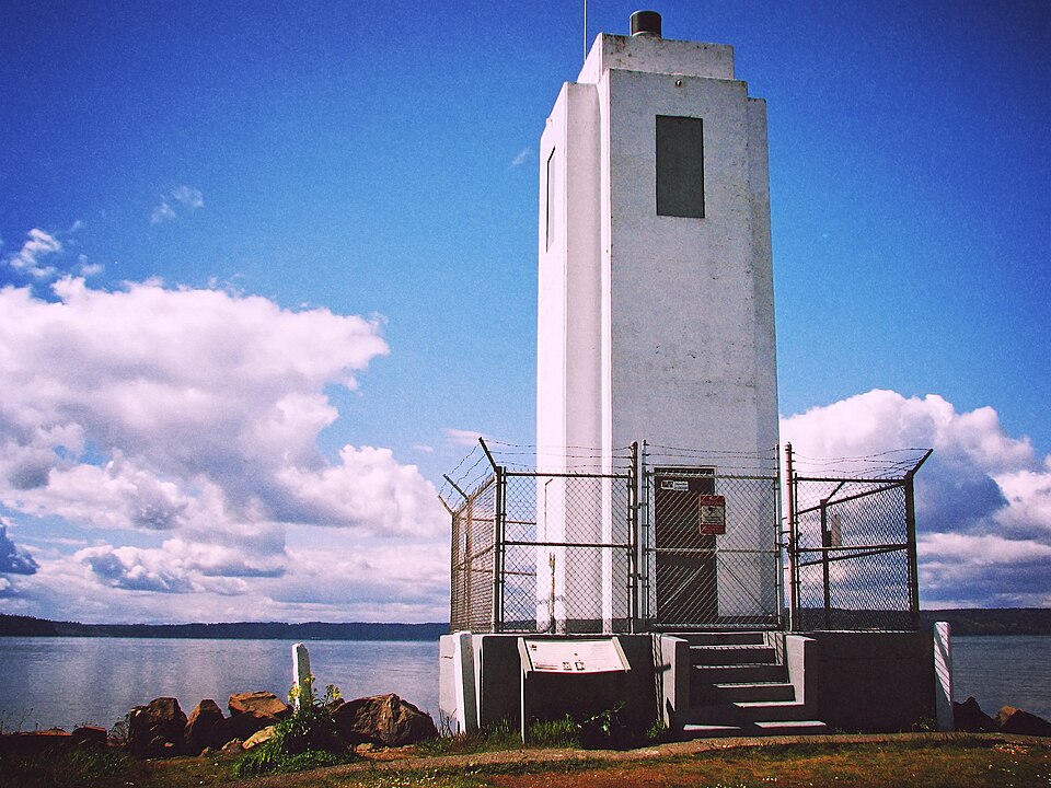 Photograph of Browns Point Light
