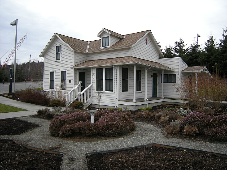 Photograph of Dr. Reuben Chase House
