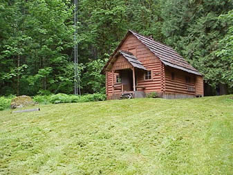 Photograph of Suiattle Guard Station