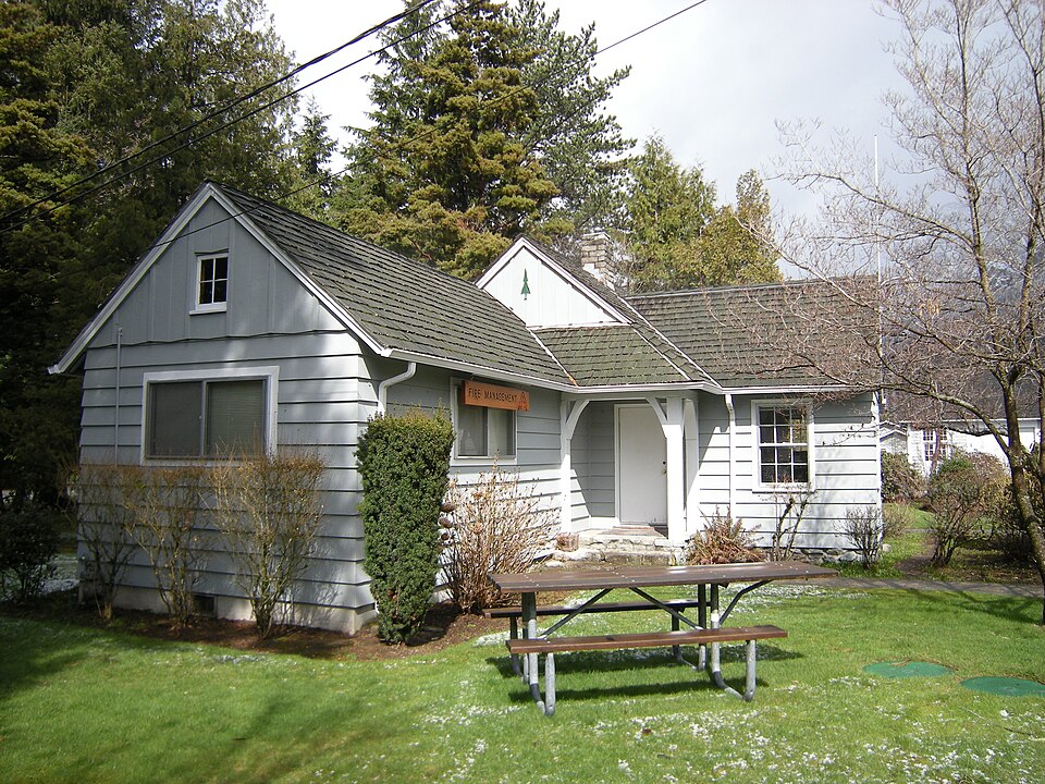 Photograph of North Bend Ranger Station