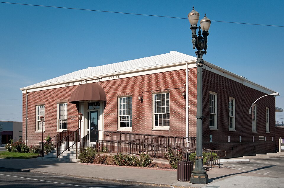 Photograph of Toppenish Main Post Office
