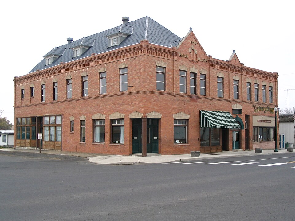 Photograph of Harrington Bank Block & Opera House