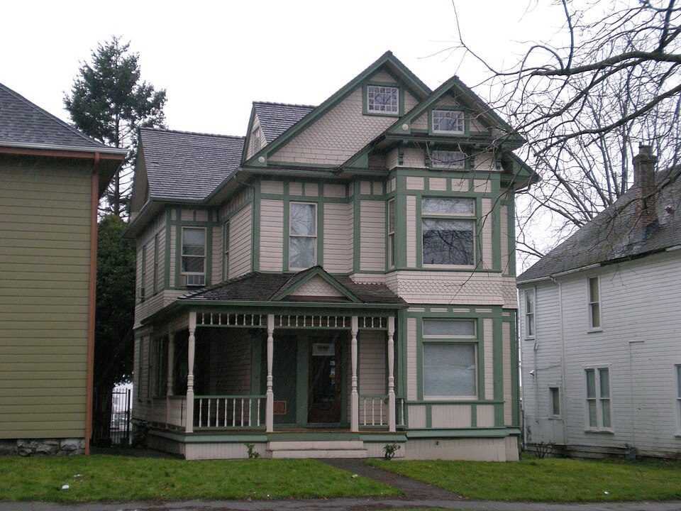 Photograph of House at 605 South G Street