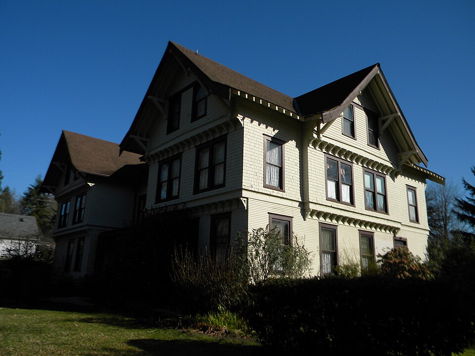 Photograph of Old McCleary Hotel