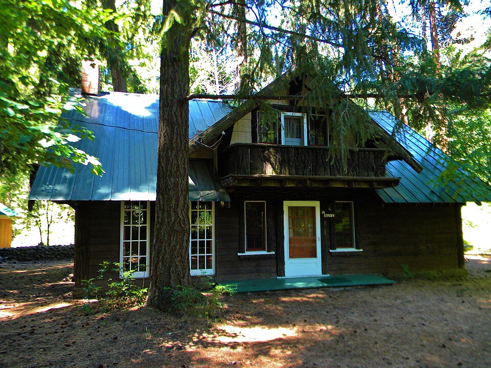 Photograph of Edgar Rock Lodge