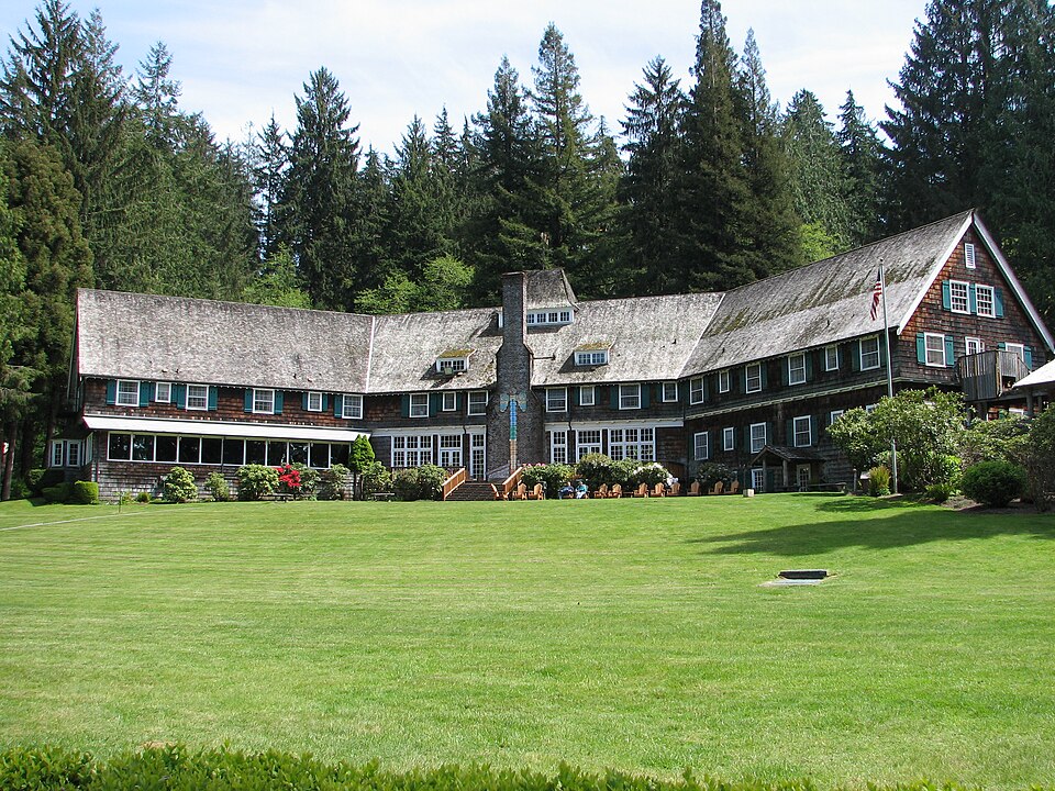 Photograph of Lake Quinault Lodge
