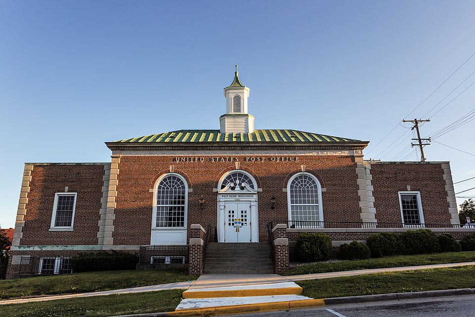 Photograph of West Bend Post Office