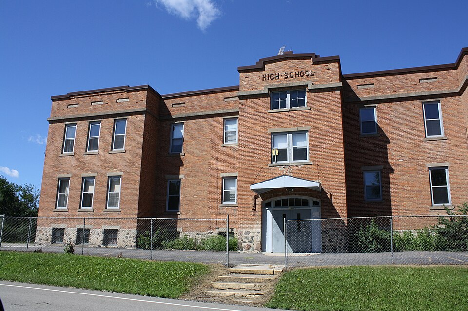 Photograph of Mountain High School