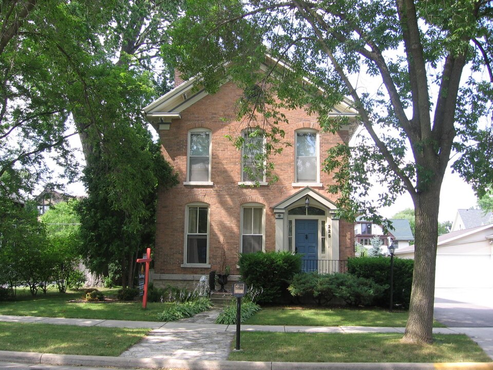 Photograph of Montgomery and Nancy Tallmadge House