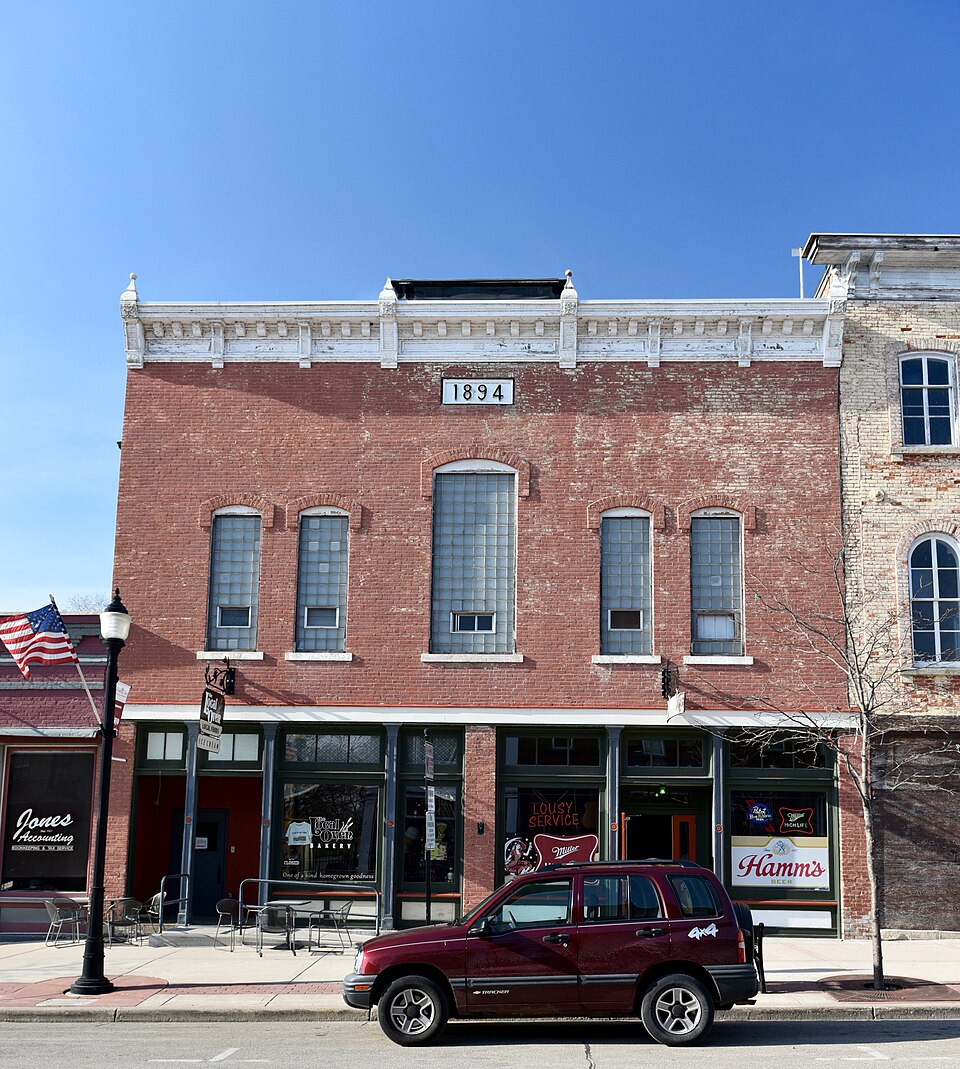 Photograph of Prairie du Chien City Hall