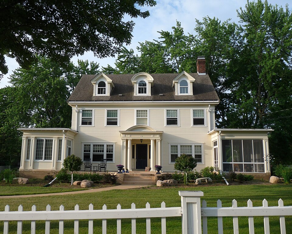 Photograph of West Fifth Street-West Sixth Street Historic District