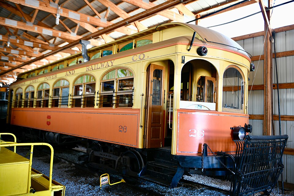 Photograph of Sheboygan Light, Power and Railway Company Car #26