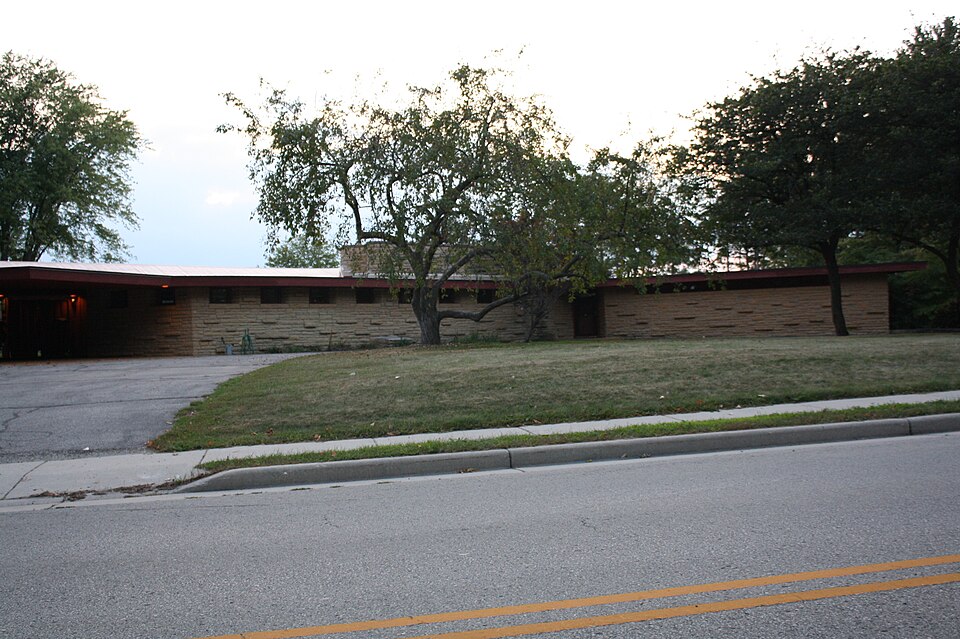 Photograph of E. Clarke and Julia Arnold House