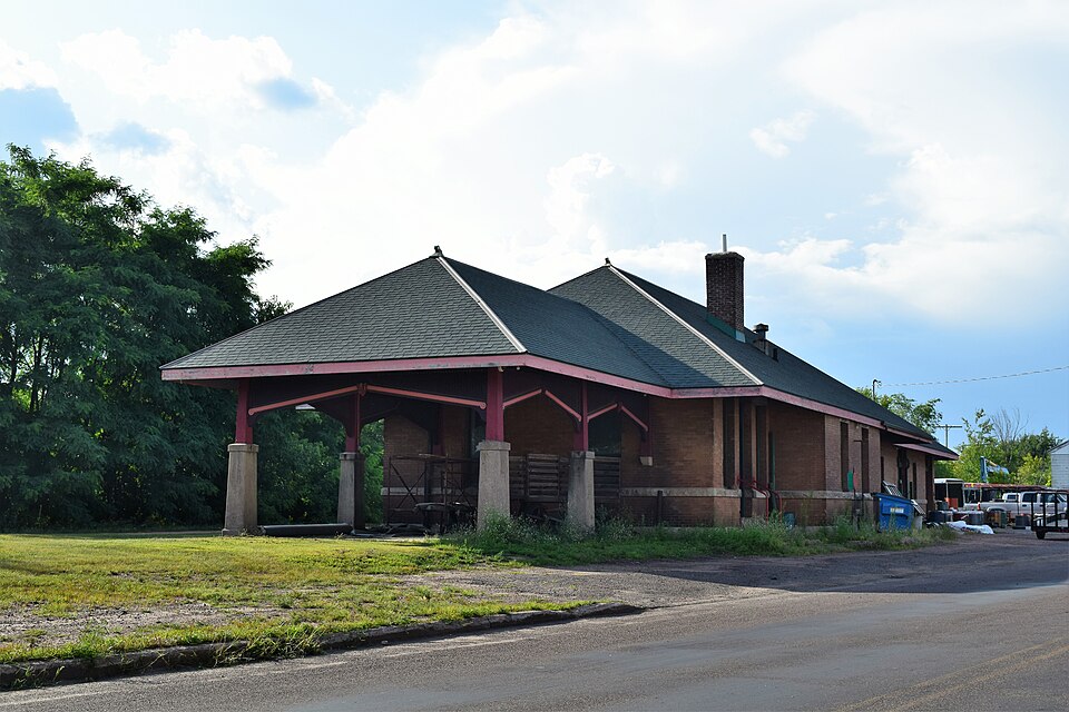 Photograph of Rice Lake station
