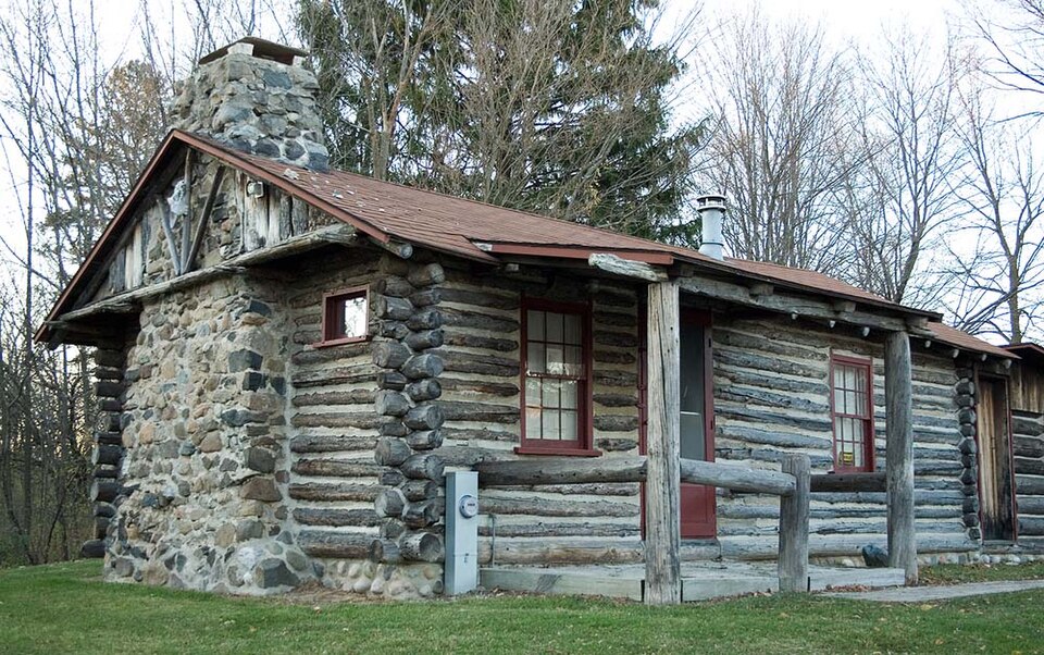 Photograph of W. Ben Hunt Cabin