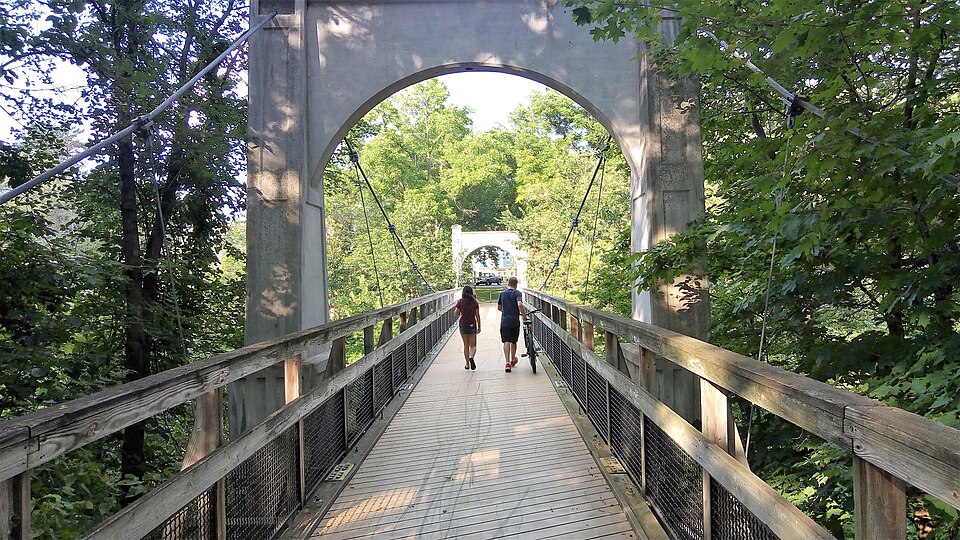 Photograph of Glen Park Suspension Footbridge
