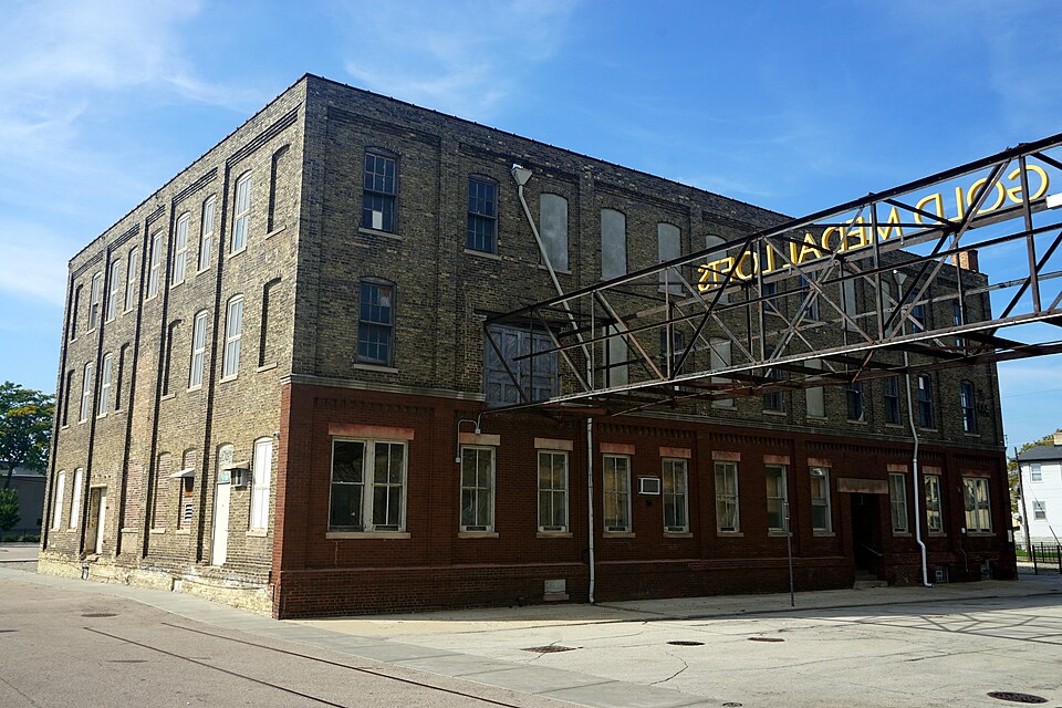Photograph of Gold Medal Camp Furniture Company