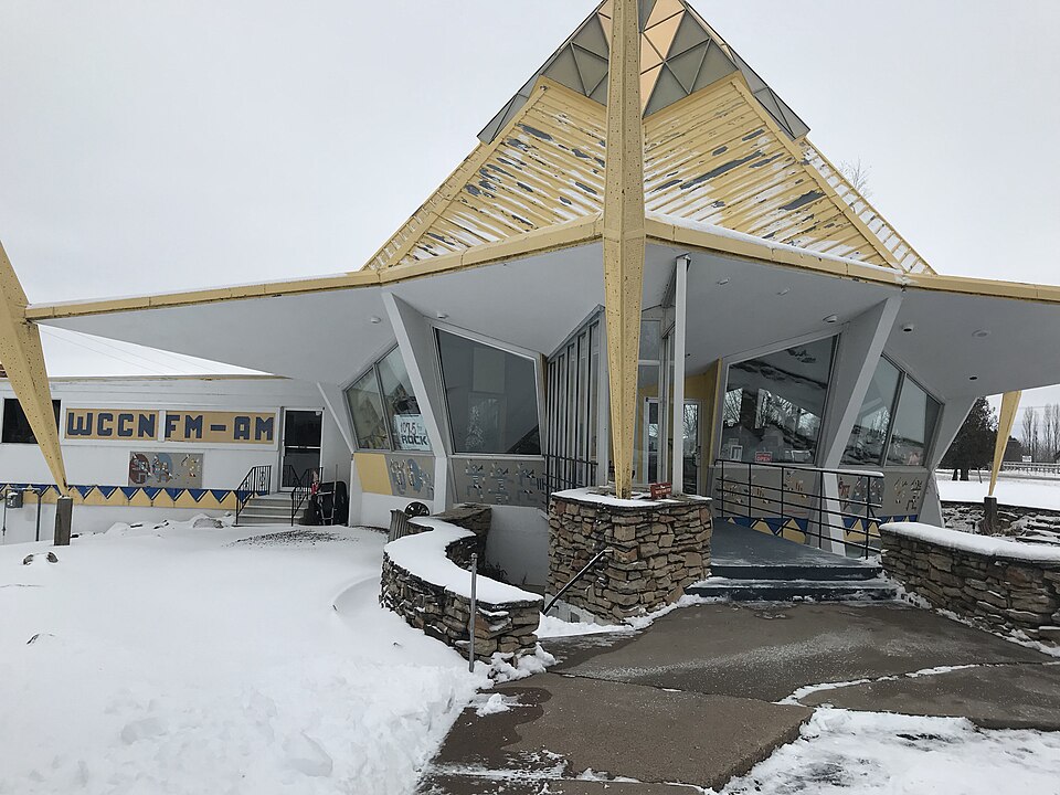 Photograph of Wisconsin Pavilion
