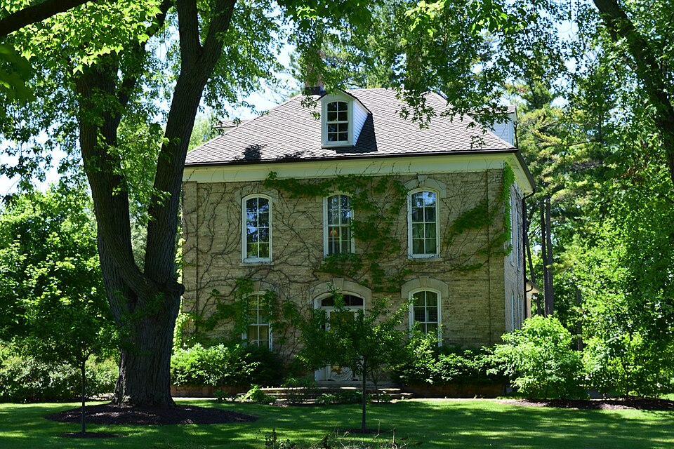 Photograph of Charles and Herriette Klingholz House
