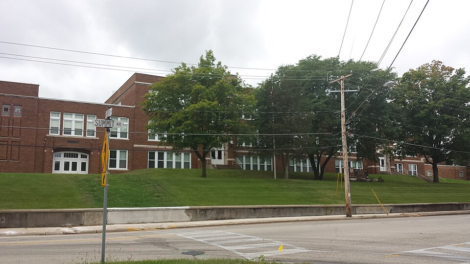 Photograph of Old Oconomowoc High School