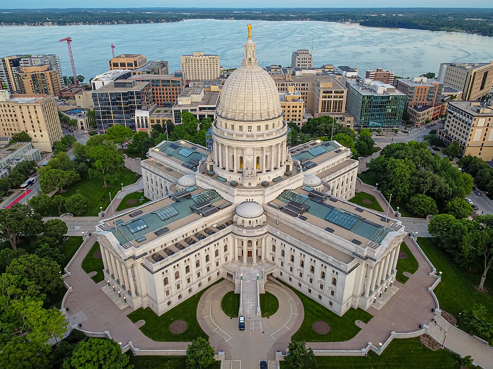 Photograph of Wisconsin State Capitol