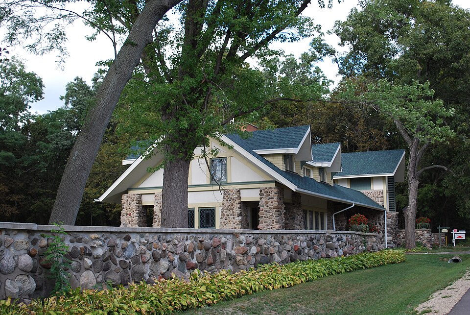 Photograph of Fred B. Jones House