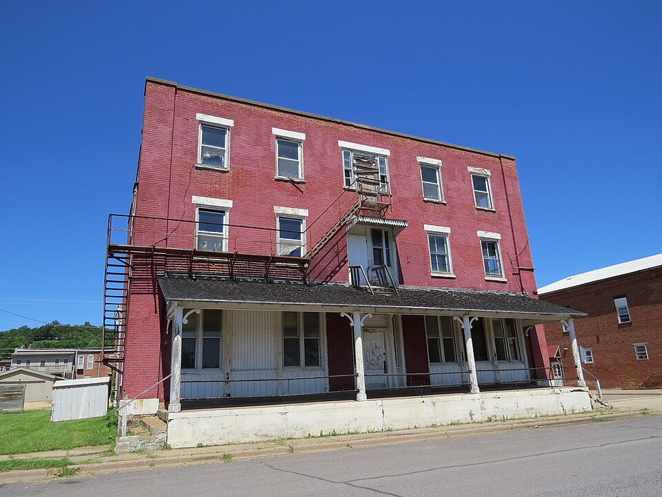 Photograph of Denniston House