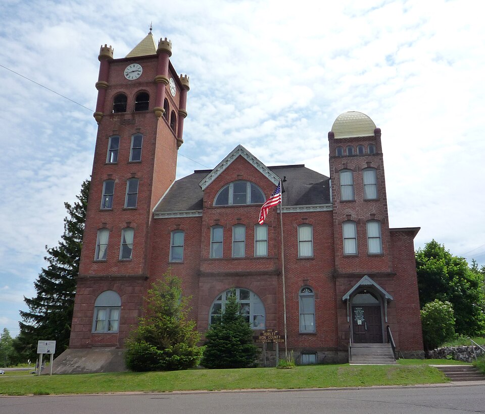Photograph of Old Iron County Courthouse