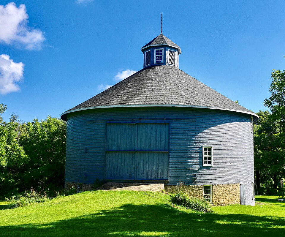 Photograph of Risum Round Barn