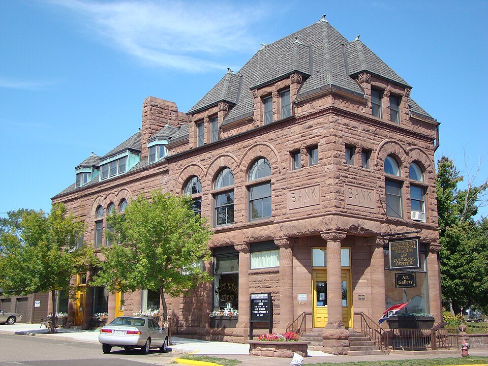 Photograph of Bank of Washburn