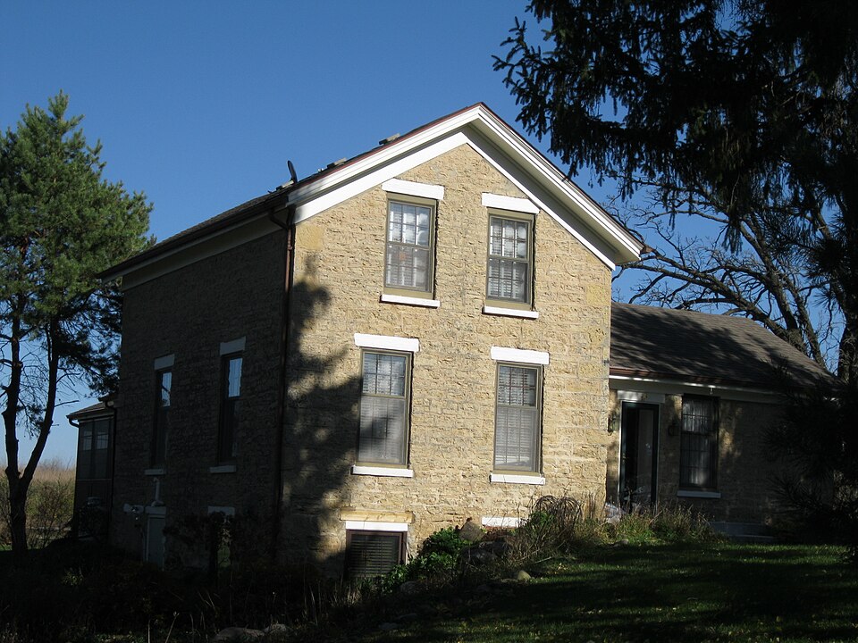 Photograph of Daniel Pond Farmhouse