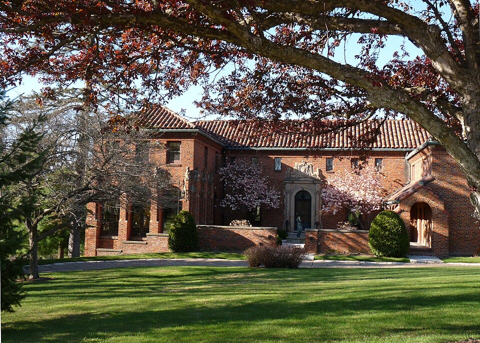 Photograph of D. C. Everest House