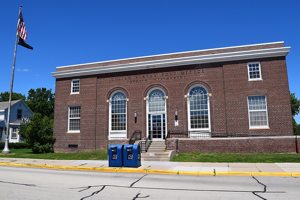 Photograph of Oconto Main Post Office
