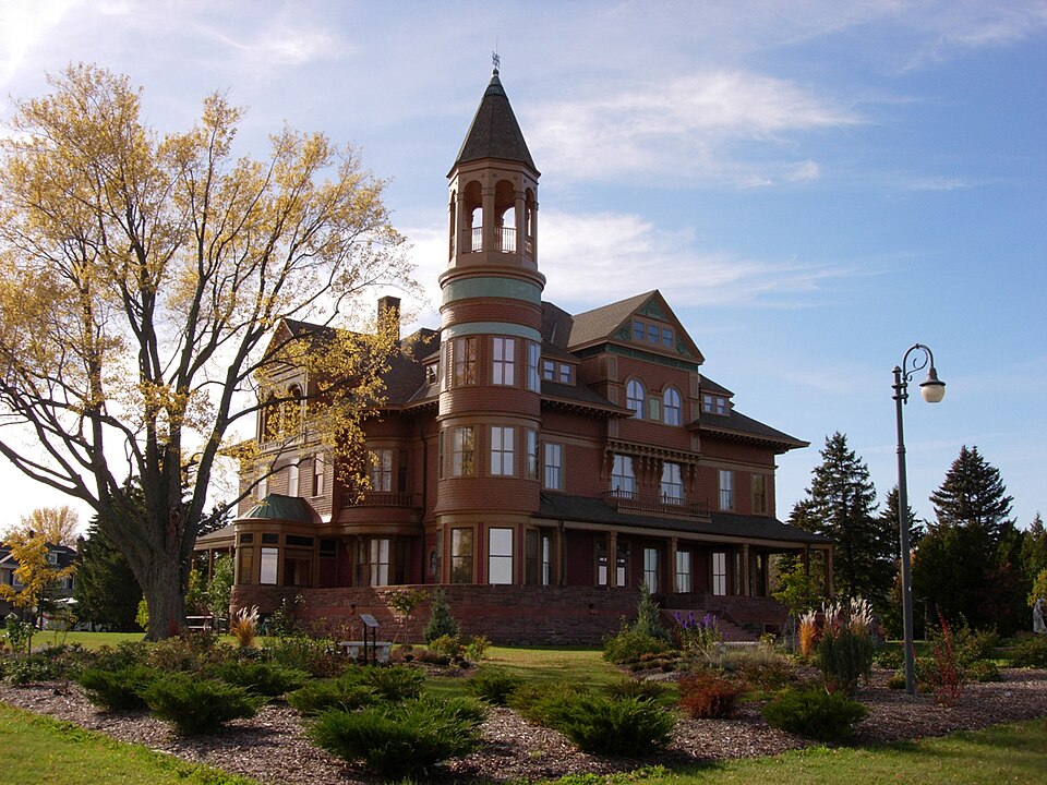 Photograph of Fairlawn Mansion