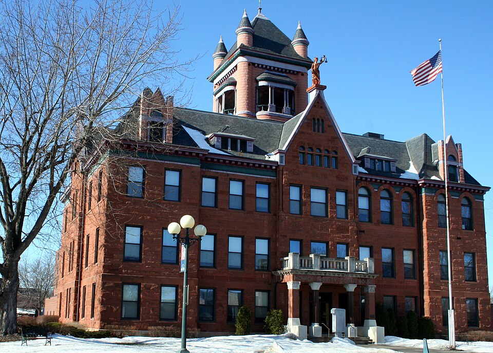 Photograph of Monroe County Courthouse
