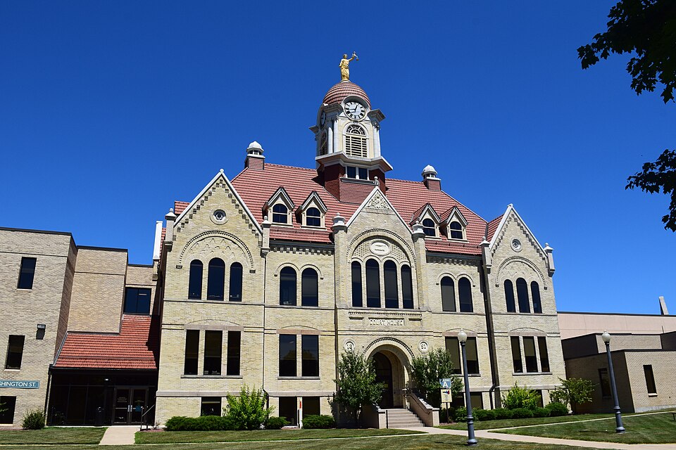 Photograph of Oconto County Courthouse