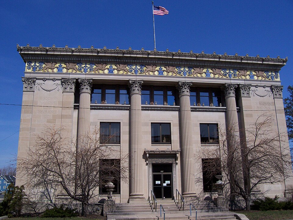 Photograph of Wisconsin National Life Insurance Building