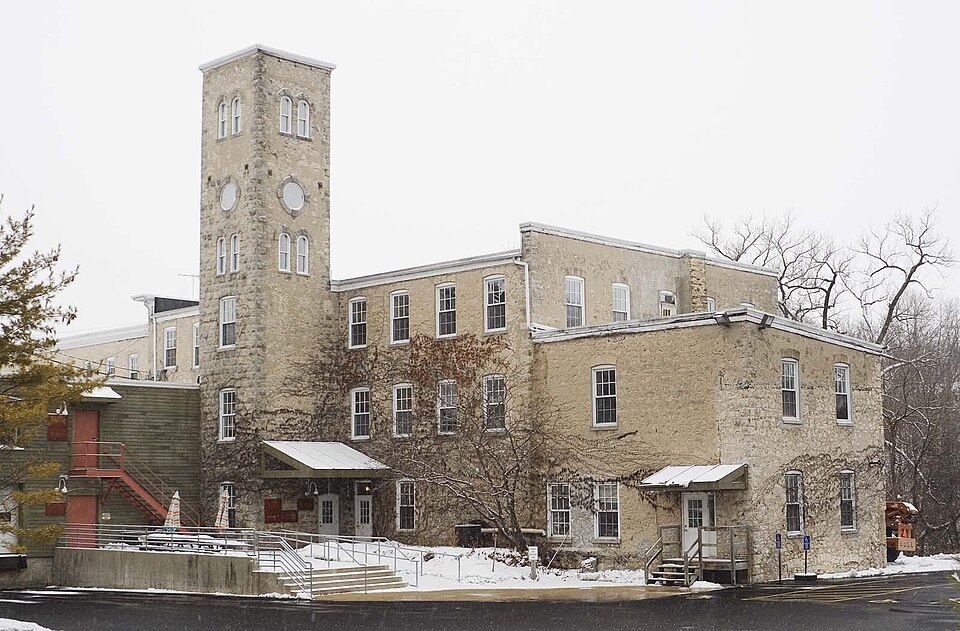 Photograph of Cedarburg Woolen Co. Worsted Mill