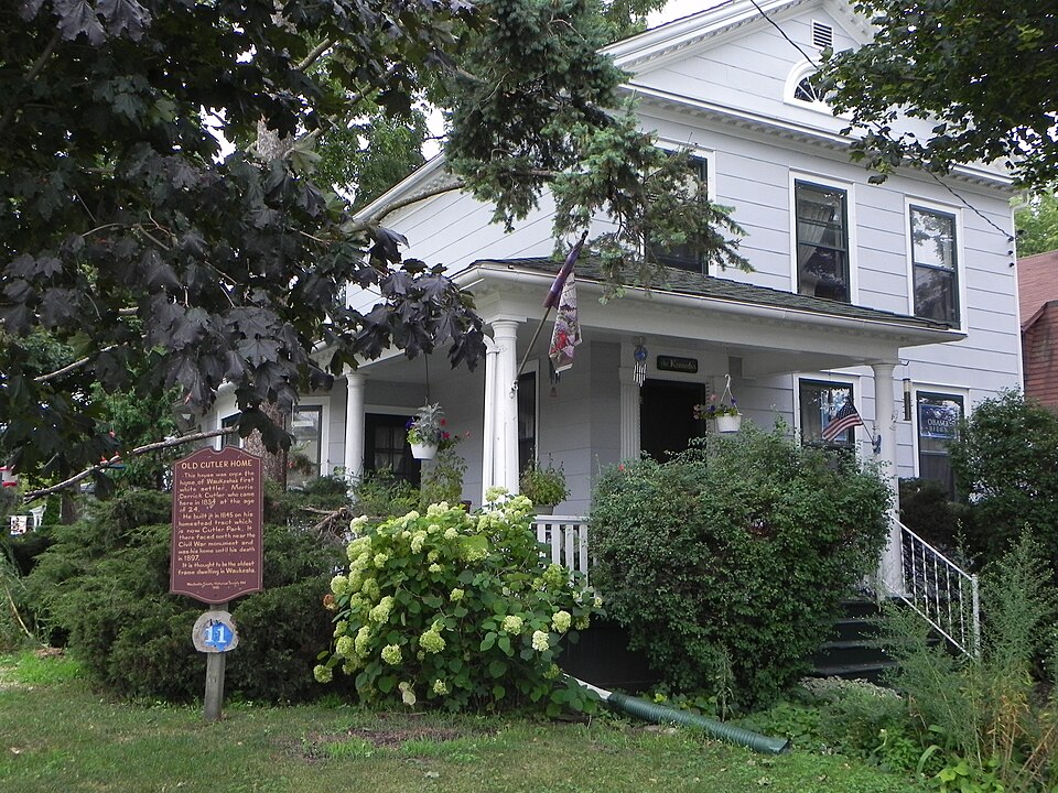 Photograph of Morris Cutler House
