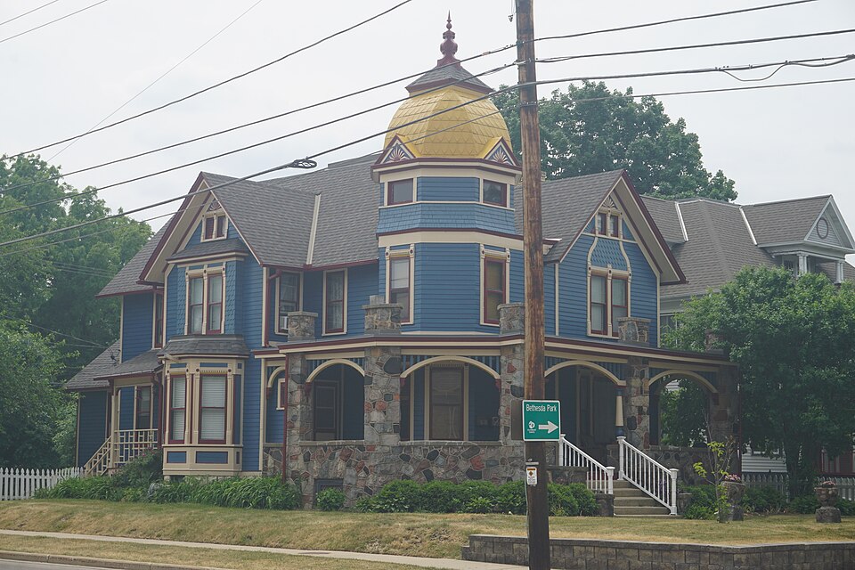 Photograph of Dr. F. C. Elliot House