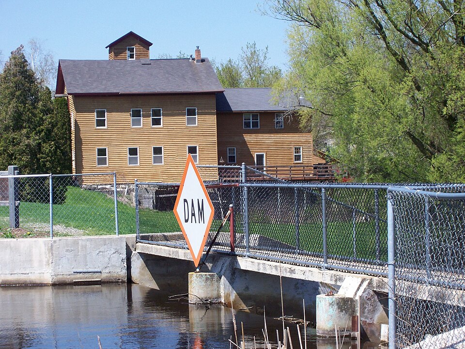 Photograph of Glenbeulah Mill/Grist Mill