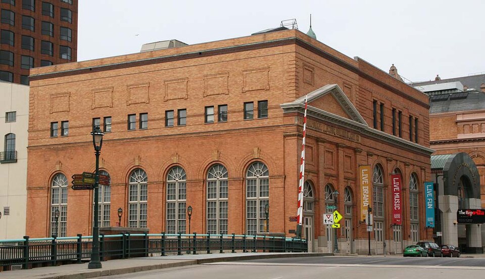 Photograph of Oneida Street Station
